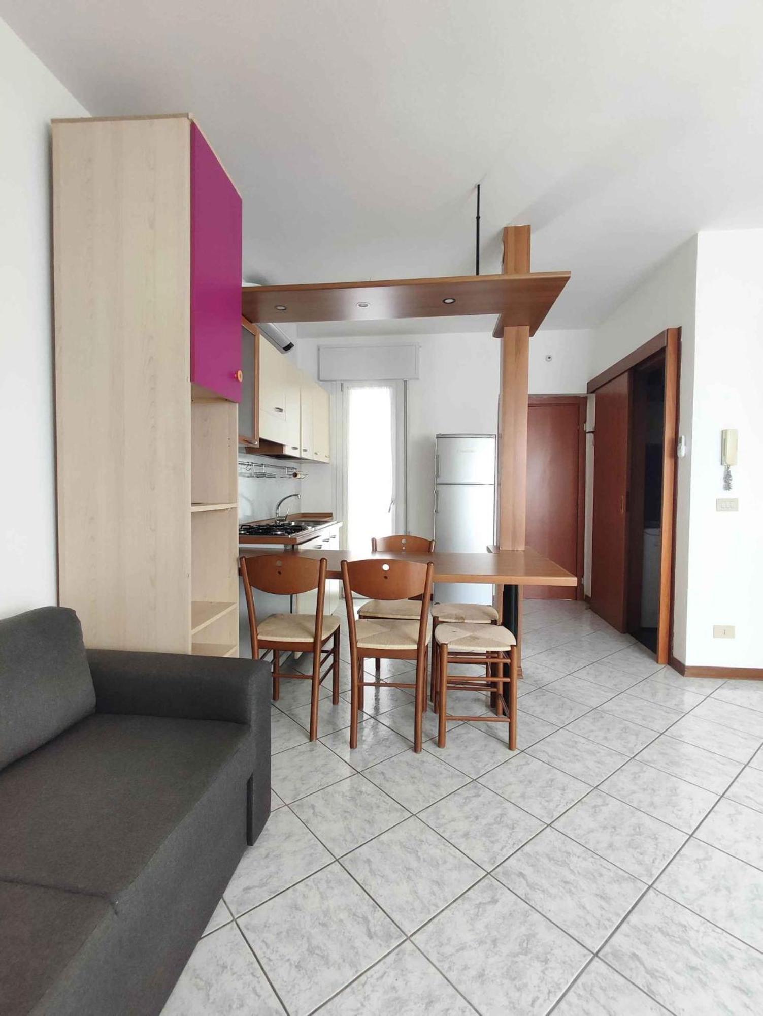 Appartamento In 51131 *